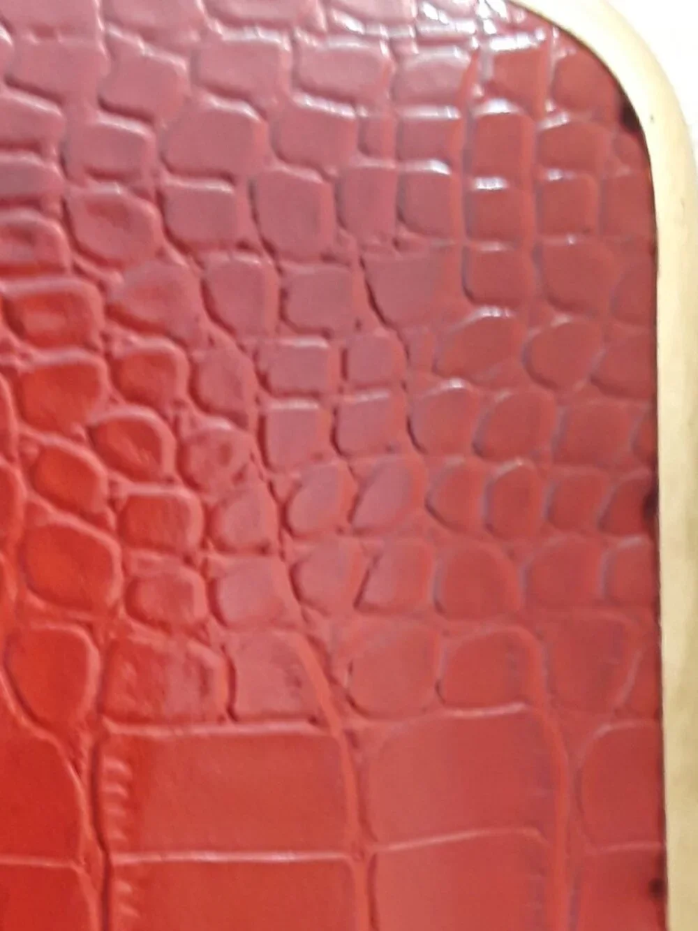 2Pc set: Red Glossy Faux Croc Wallet Kiss-Lock + Red/Pink Coordinated Coin Purse
